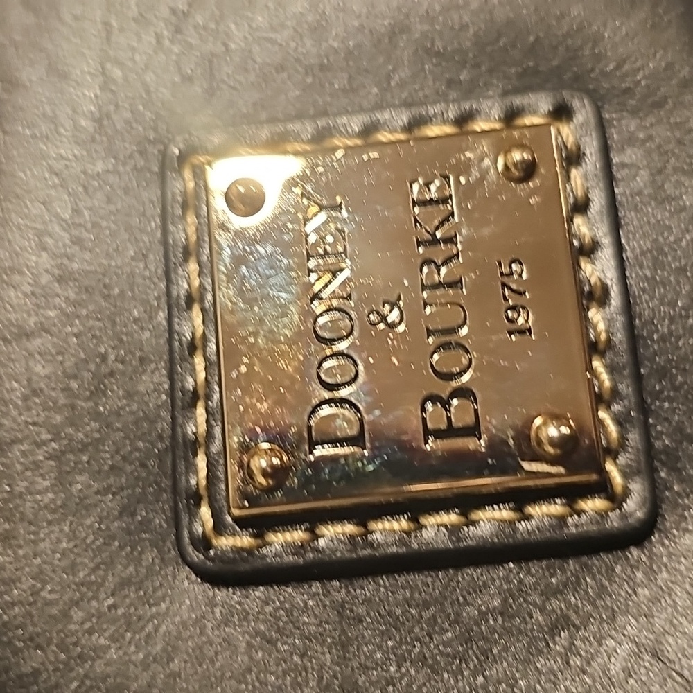 DOONEY & BOURKE BAG... EXCELLENT CONDITION - Picture 5 of 16